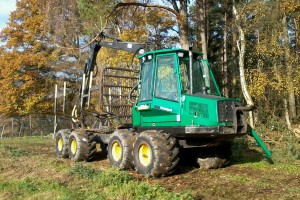 Rückezug Timberjack/John Deere bei der Arbeit Rückezug Timberjack/John Deere bei der Arbeit